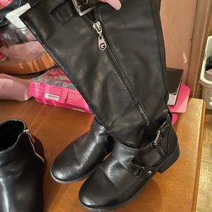 Guess black boots size 6